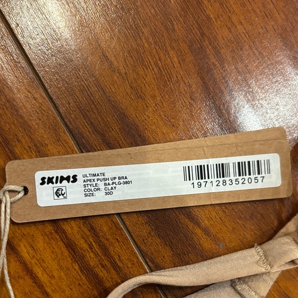 Skims Nipple Ultimate Apex Pushup Bra - Picture 2 of 3